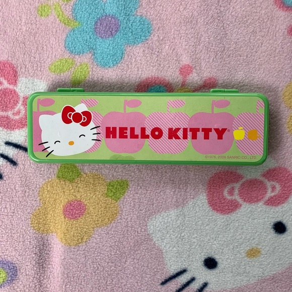 🎀Hello Kitty Pencil Case🎀 - Picture 3 of 8